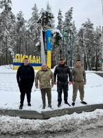 Анатолій Костик, начальник Луцької районної військової адміністрації, разом із волонтерами та підприємцями району вчергове відвідали передові позиції наших захисників.
