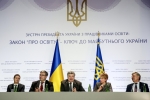 Глава держави: В наступному році планується подальше підвищення заробітної плати вчителів