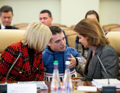 Марина Порошенко взяла участь в обговоренні нових державних будівельних норм України із доступності інфраструктури для людей з інвалідністю