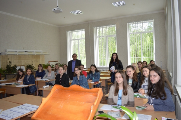 Кожен член суспільства має права