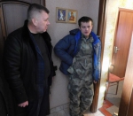 05 січня голова райдержадміністрації Ігор Ярмольський, голова районної ради Валентин Приходько і голова громадської організації ,,ЛРС учасників АТОˮ Віталій Пудлік вручили новорічні подарунки діткам сімей загинувших військовослужбовців в зоні АТО 