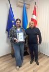 Начальник Луцької районної військової адміністрації Анатолій Костик вручив Подяку Державного управління справами директорці ТзОВ «Макіс плюс» Катерині Панасюк.