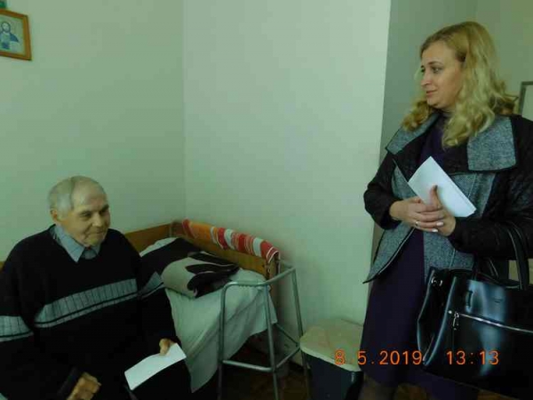 Керівництво райдержадміністрації відвідали ветеранів Другої світової війни, що перебувають на лікуванні в медичних  закладах