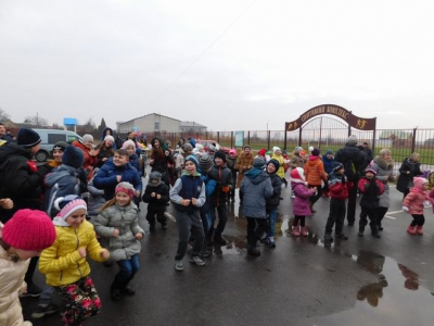 Раз, два, три, ялиночко гори!