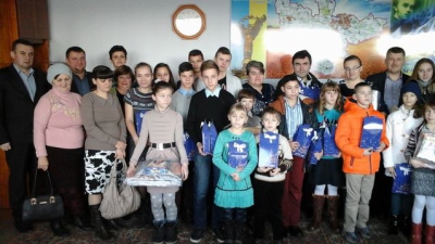 Подарунки дітям-вихованцям та прийомним дітям з дитячих будинків та прийомних сімей з нагоди Дня святого Миколая